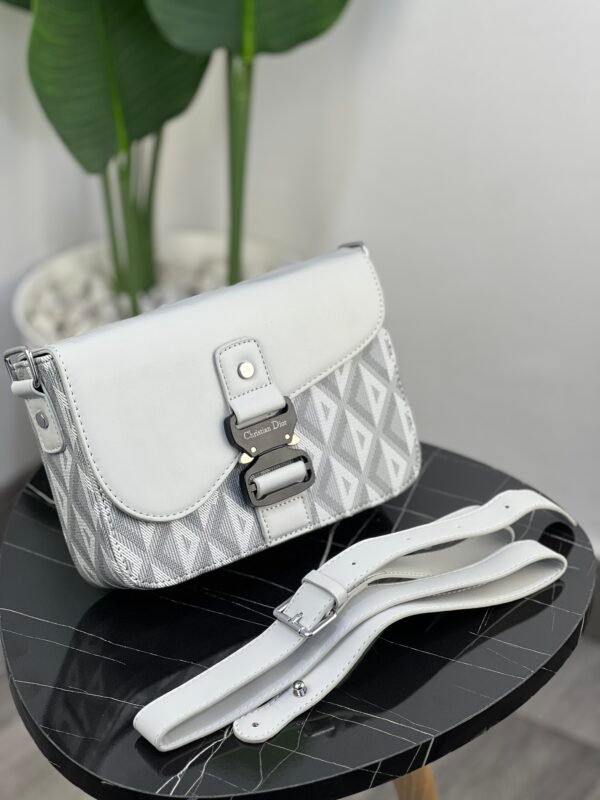 Dior diamant 001 (gris) best quality – Image 2