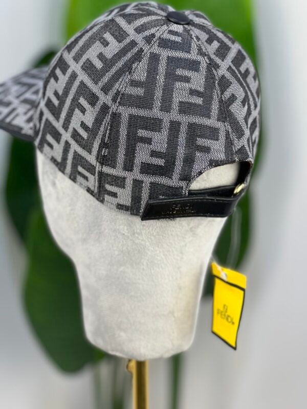 Casquette FENDI tyh (Gris) – Image 2