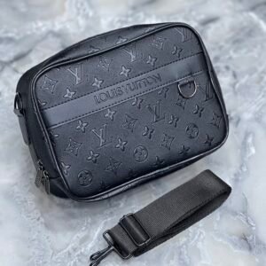 Sacoche LV gravé box omr (noir)