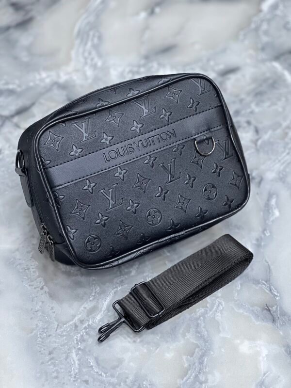 Sacoche LV gravé box omr (noir)