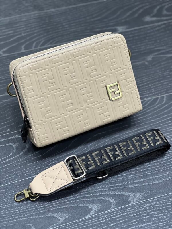 Sac Fendi 3D coté syh (beige)