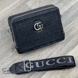 Sac Gucci GG small gravé syh (noir)