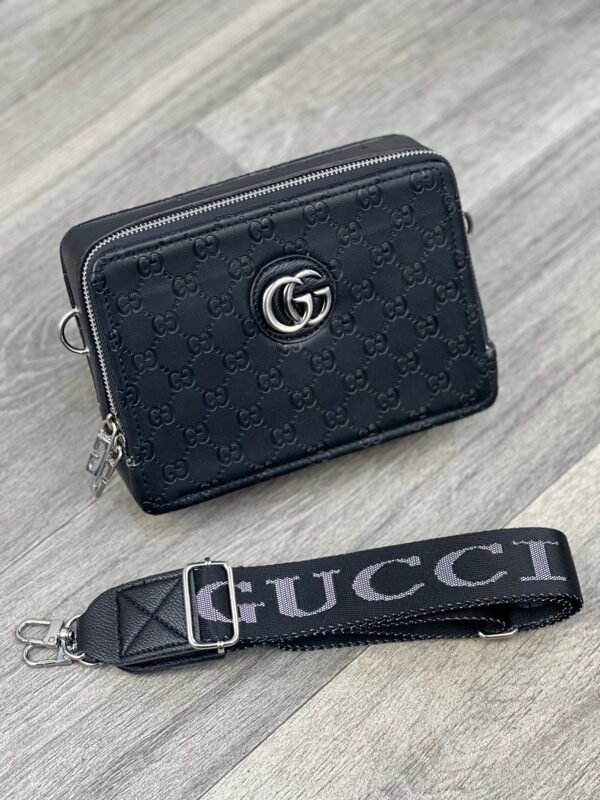 Sac Gucci GG small gravé syh (noir)