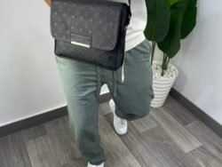 Sacoche Facteur LV gravé omr pcs (noir)