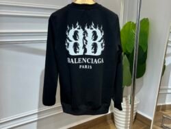 Alternative view of Pull Balanciaga