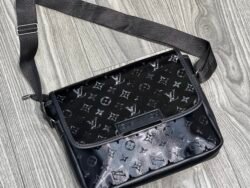 Sacoche Facteur LV glacé omr pcs (noir)