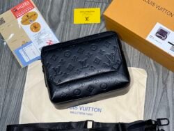 Sacoche LV fst Gravé boite