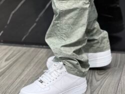 Alternative view of Air Force 1 (White)