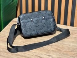 Sacoche LV gravé Mini box omr