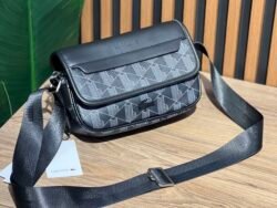 Lacoste btm Mini Fact B,Q AAA (Noir)
