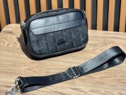 Sacoche Lacoste btm Gravé mini omr (Noir)
