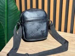 Lacoste Tw LV Gravé big (Noir)